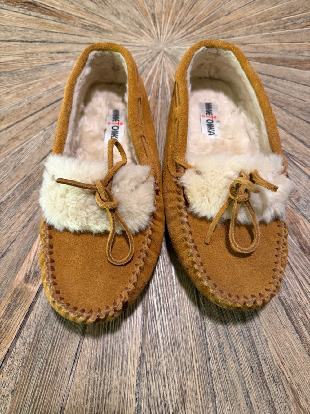 Minnetonka Moccasin Slippers Womens Brown leather Fur Lined House Shoes size 10